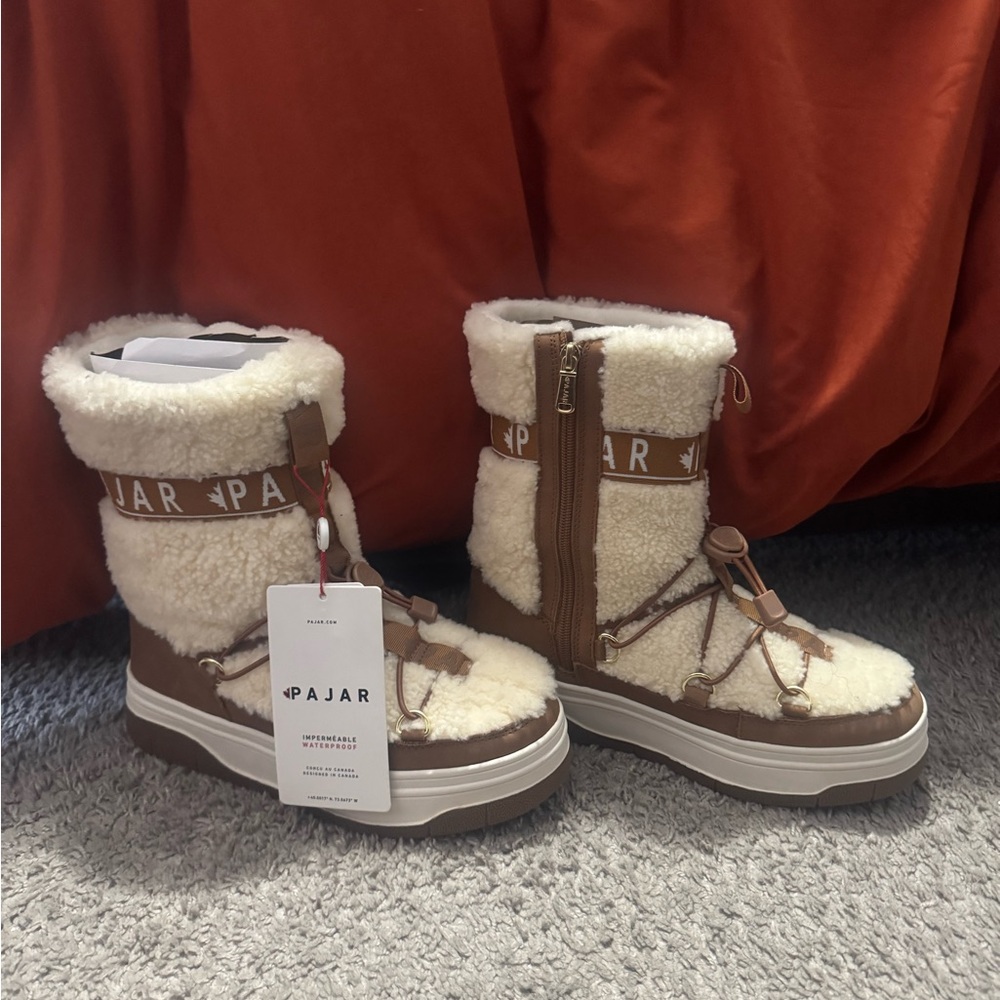 Pajar Women's Tan and Cream Winter Boots